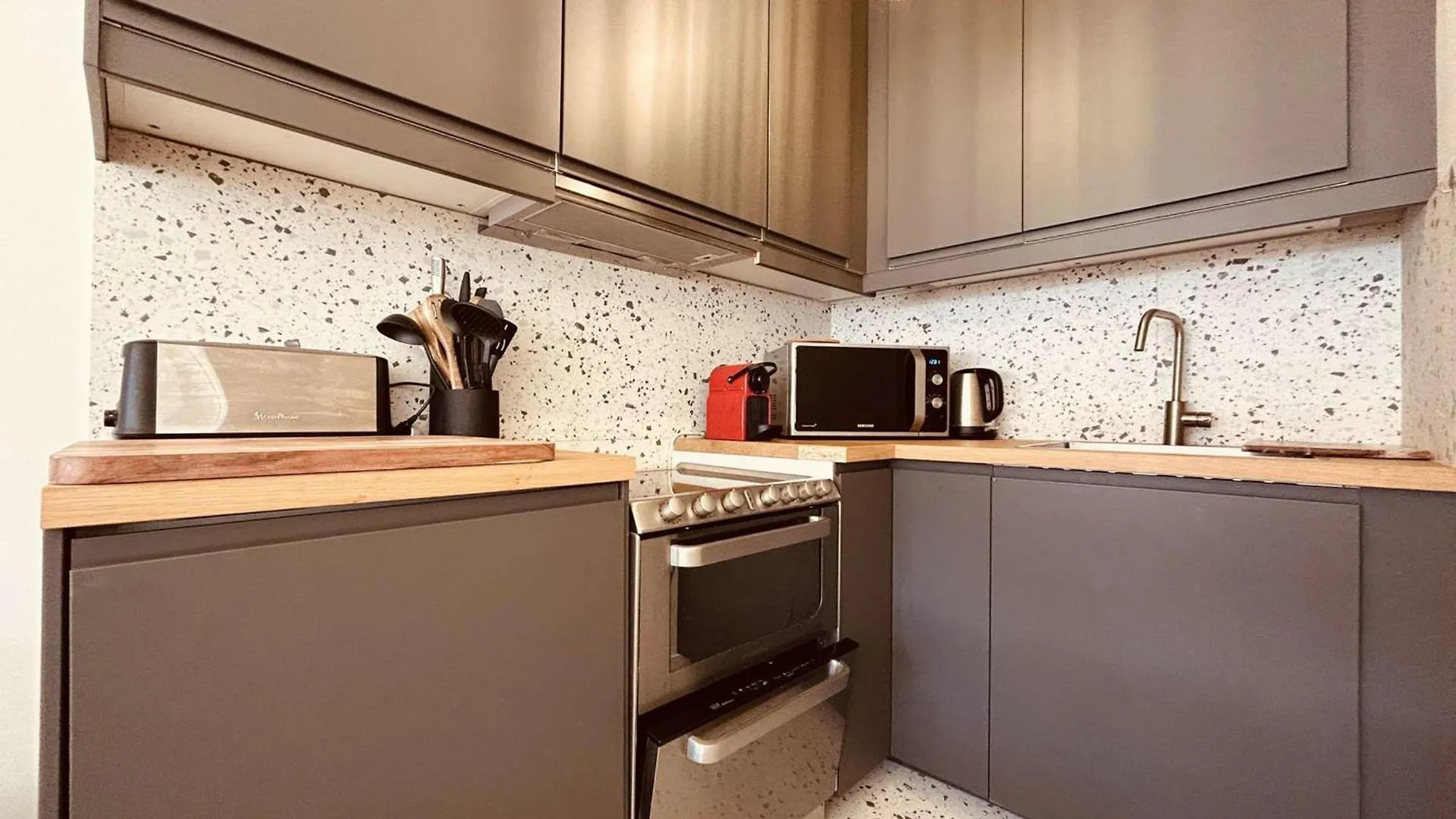 Studio Cabine 4 Pers. A Monetier-Les-Bains, Parking, Balcon Avec Vue Montagne - Fr-1-330F-242 Le Monetier-les-Bains 0*,  France